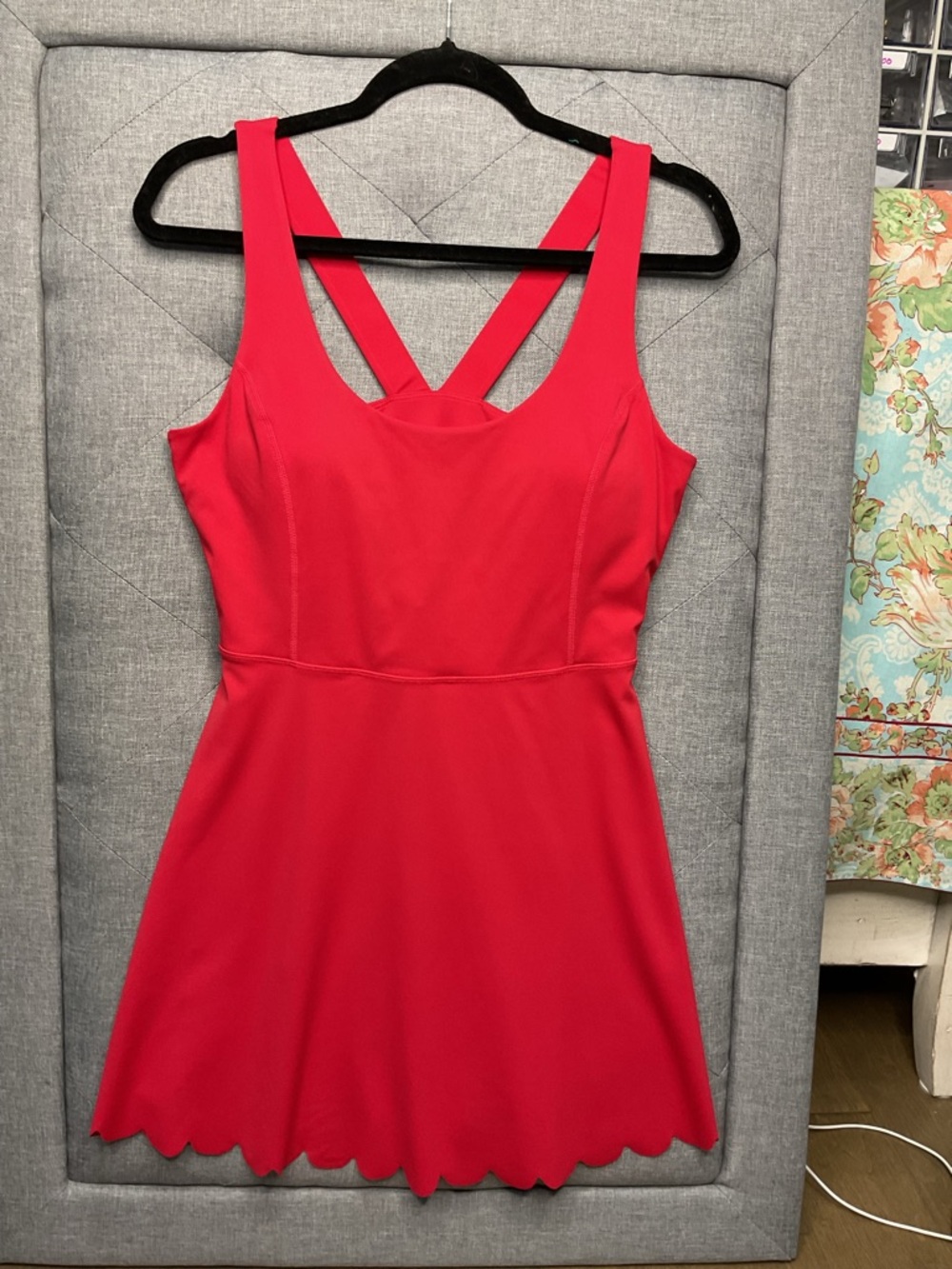 Red Athleisure Dress Mini Scalloped Hem Built In Bra Size L NWOT - Picture 3 of 10